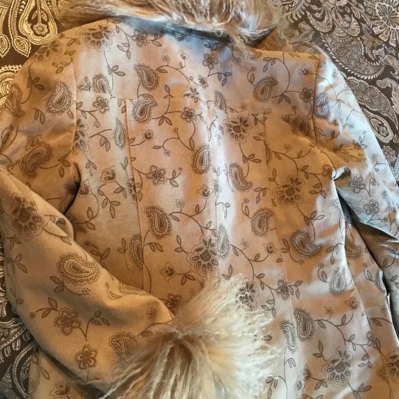 Small leather paisley coat with angora trim - Picture 3 of 3