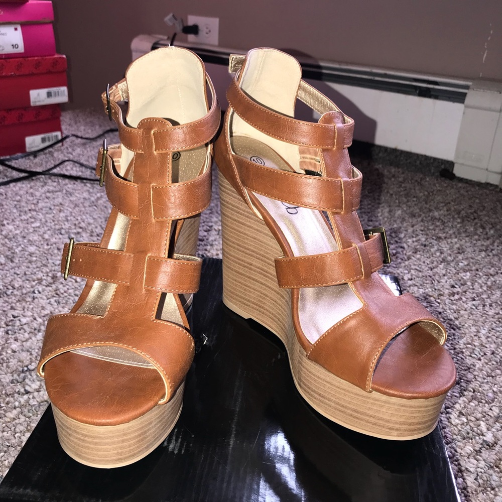 Cognac Wedges