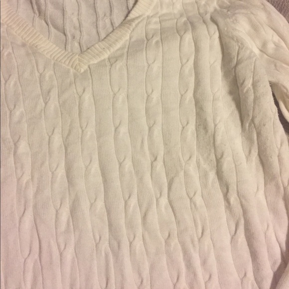 Light weight cable knit sweater - Picture 2 of 3