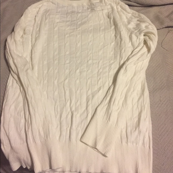 Light weight cable knit sweater - Picture 3 of 3