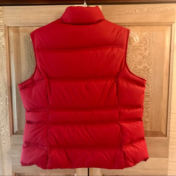 EUC! 💕💕LANDS END RED PUFFER VEST SCREAMS💕 - Picture 2 of 6