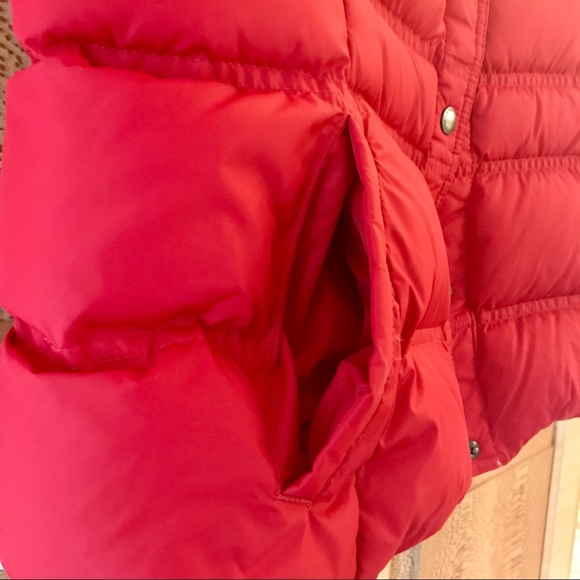 EUC! 💕💕LANDS END RED PUFFER VEST SCREAMS💕 - Picture 3 of 6