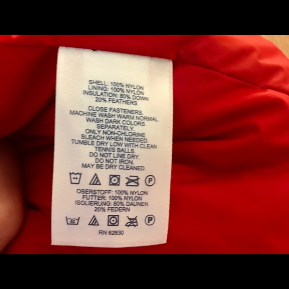 EUC! 💕💕LANDS END RED PUFFER VEST SCREAMS💕 - Picture 4 of 6