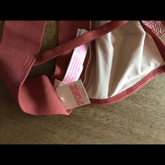 Unlined crocheted bra - Picture 5 of 5