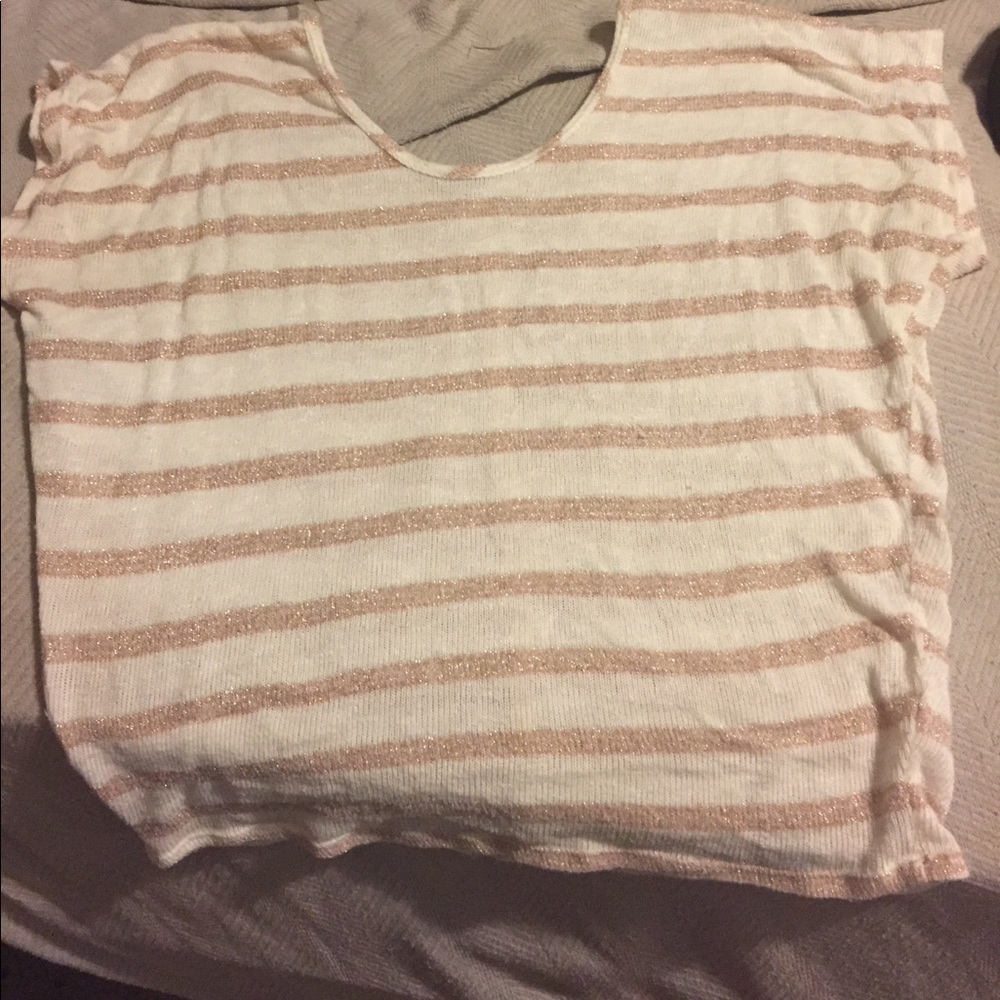 Short sleeve light weight sweater