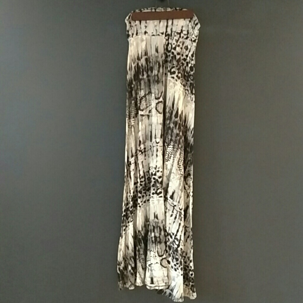 NWOT Monteau Maxi Skirt pattern grey, black, white