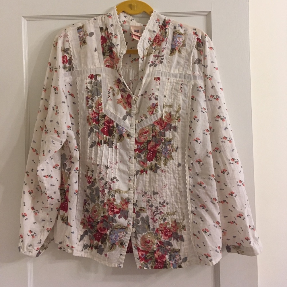 Long sleeved shirt