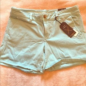 AMERICAN EAGLE OUTFITTERS twill shorts