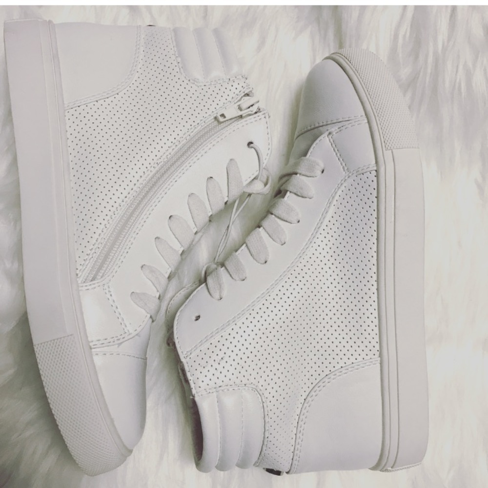 Steve Madden High Top Sneakers