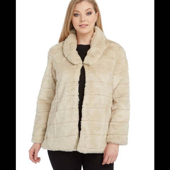 Roman Jackets & Blazers - 🌹HP🌹✨Gorgeous faux fur coat from Europe! NWT💖