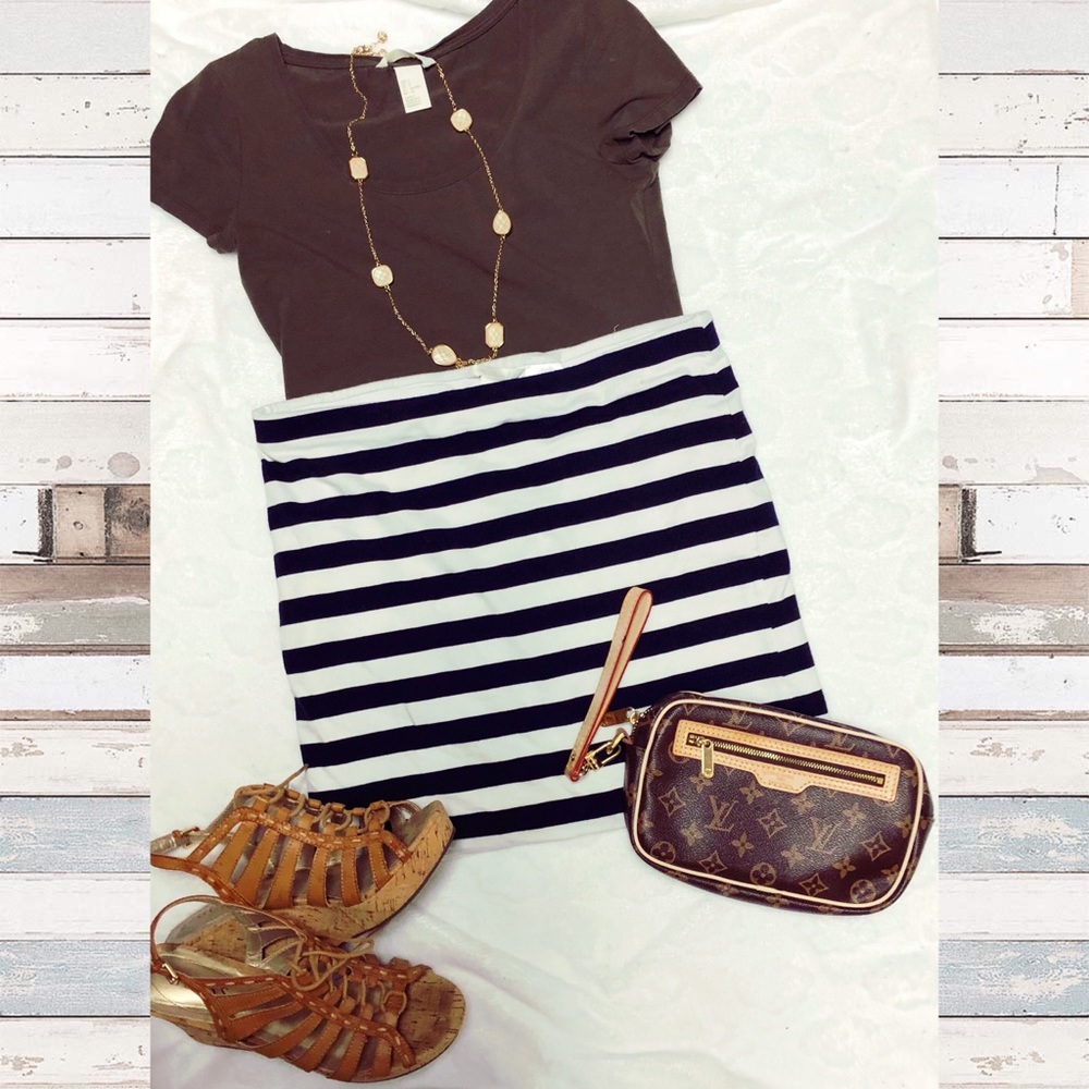Navy and white stretchy mini skirt