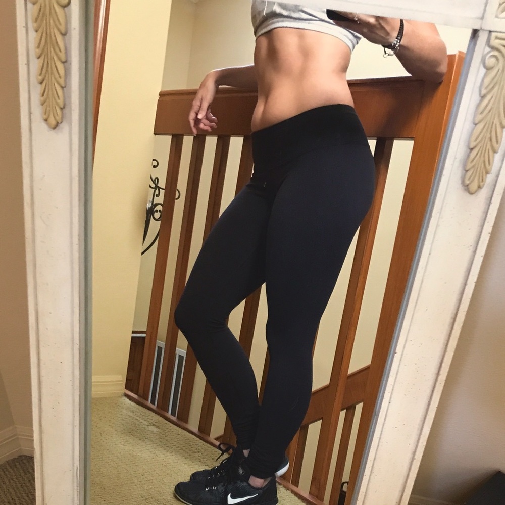 Lululemon Wunder Under | Size 4 | Black | Mid Rise