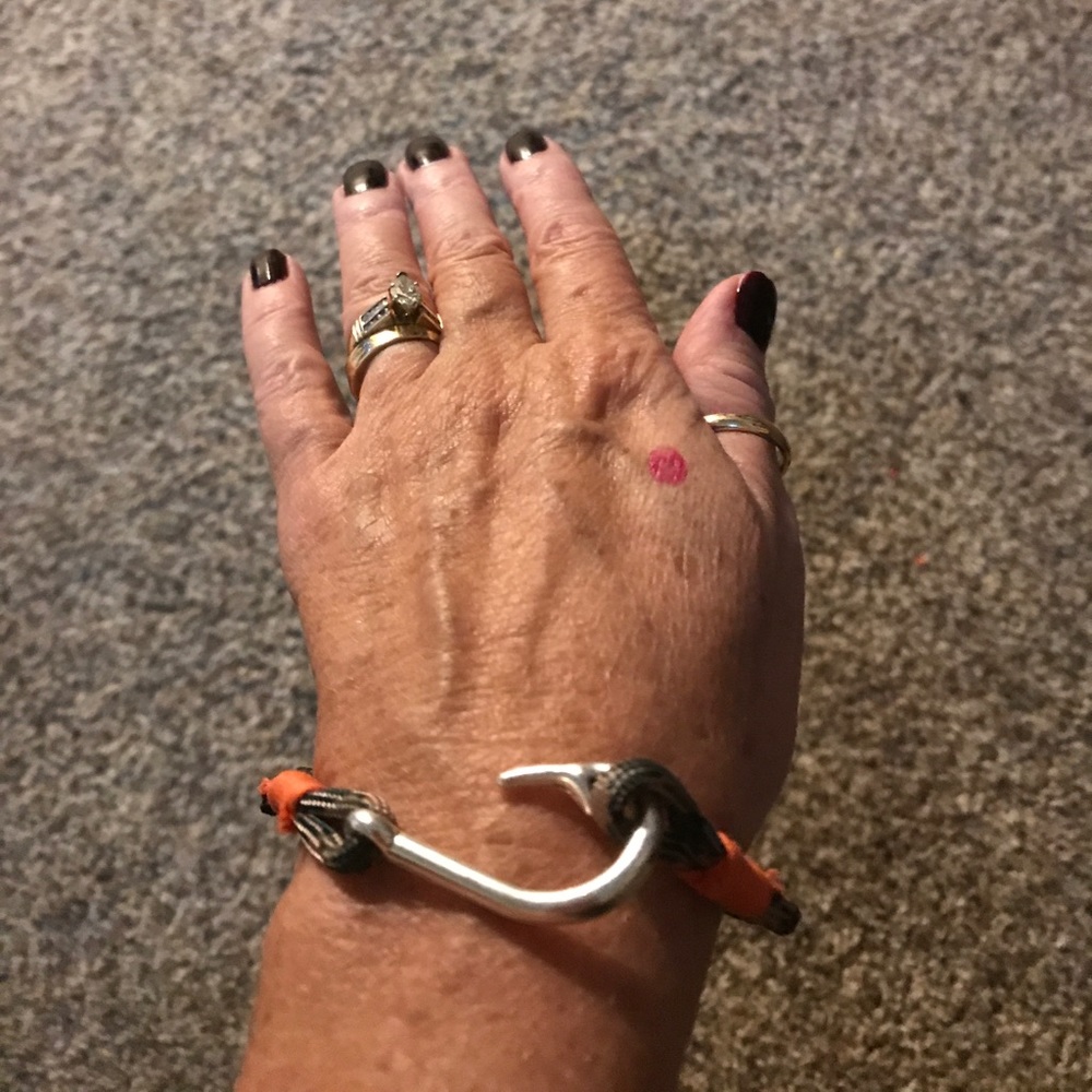 Bracelet fish hook.