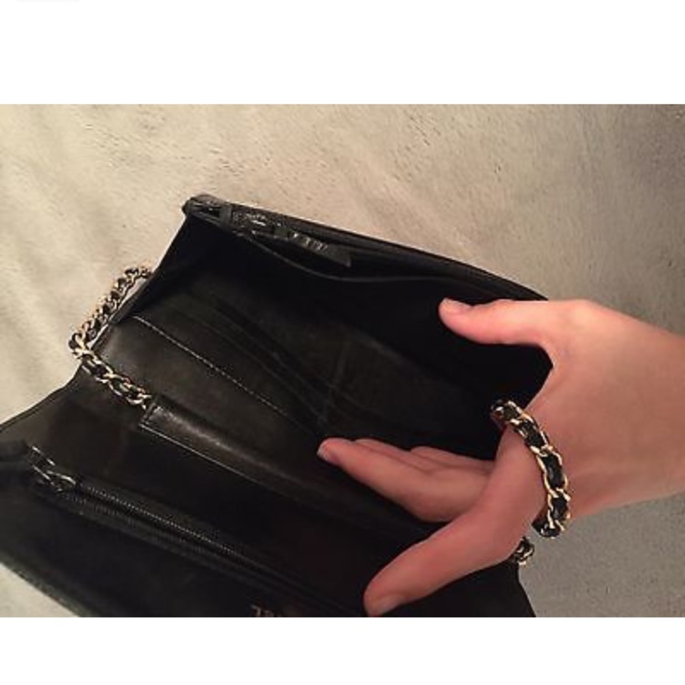 Auth CHANEL Black Caviar Skin Wallet on Chain - Picture 5 of 6