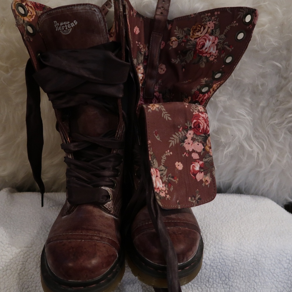 Dr Martens Triumph 1914  Lace-Up Tall Boot