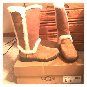 Women's Ugg boots size 6