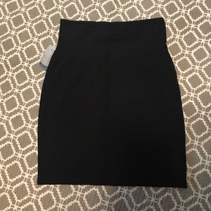 Aritzia skirt