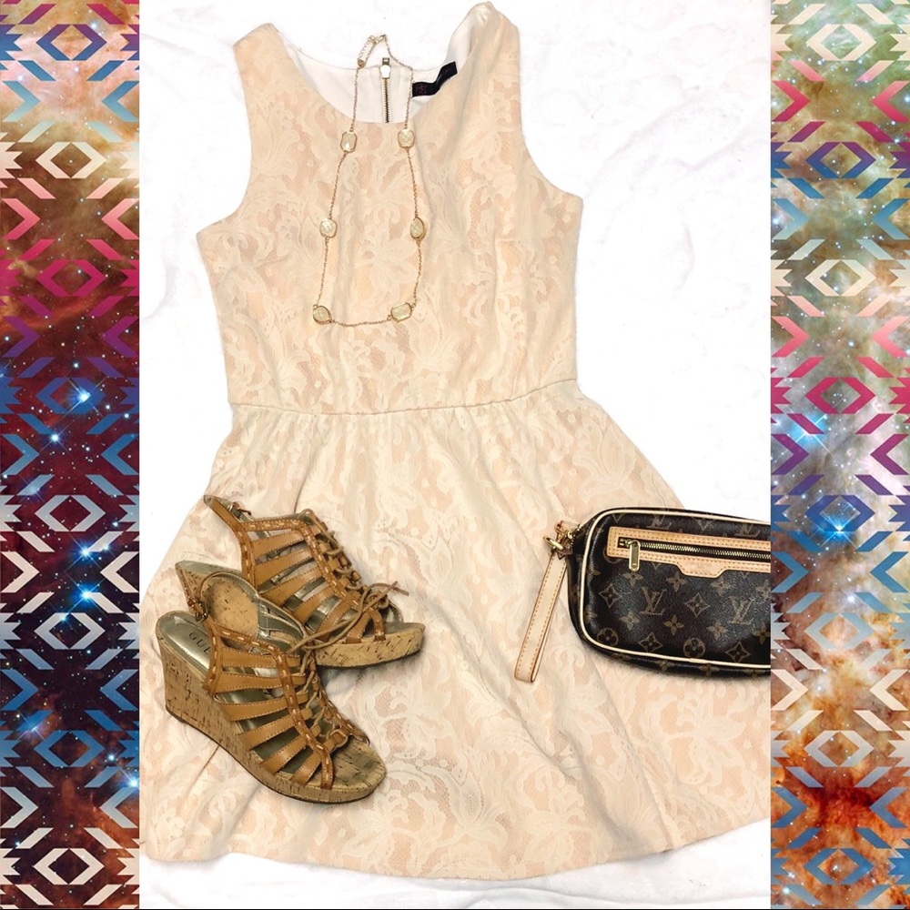 Lace detail light blush/cream dress