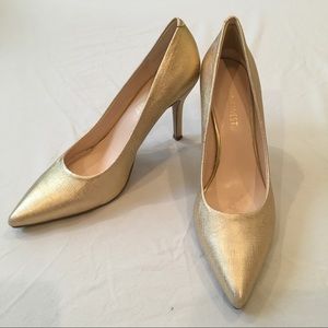 Nine West Sz 8 Gold Pointed Toe Pumps
