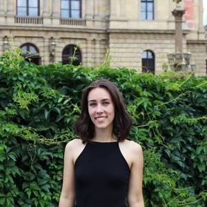 Meet your Posher, Carmen