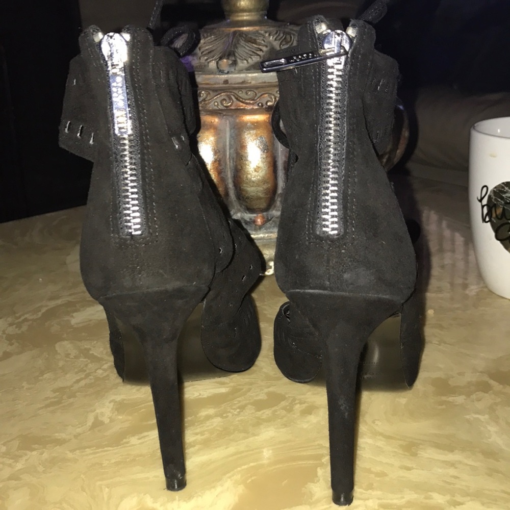 SOLD. ⬇️ ZARA BEAUTIFUL SUEDE HEELS - Picture 7 of 8