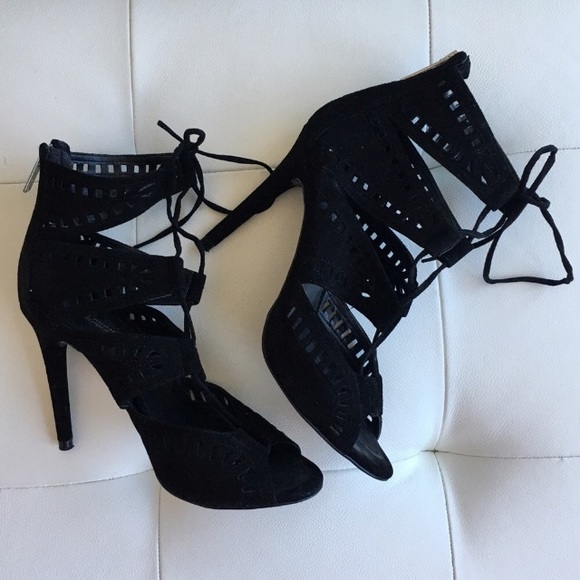 SOLD. ⬇️ ZARA BEAUTIFUL SUEDE HEELS - Picture 3 of 8