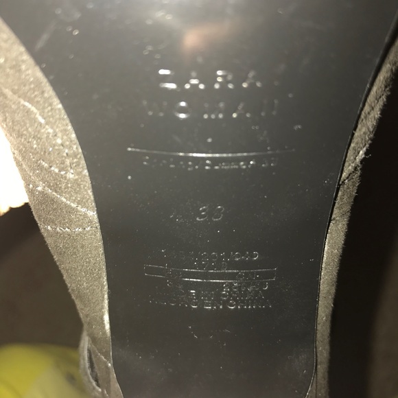 SOLD. ⬇️ ZARA BEAUTIFUL SUEDE HEELS - Picture 8 of 8