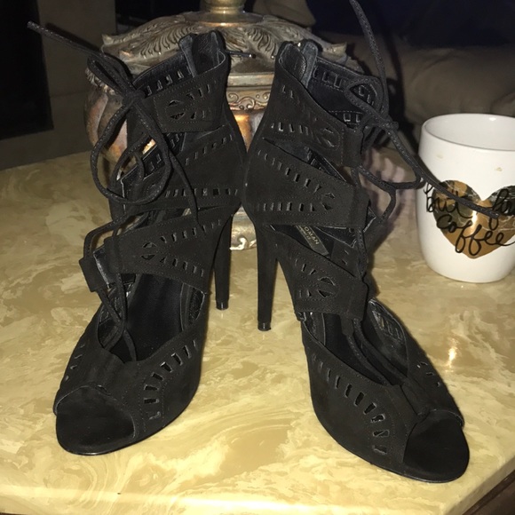 SOLD. ⬇️ ZARA BEAUTIFUL SUEDE HEELS - Picture 4 of 8