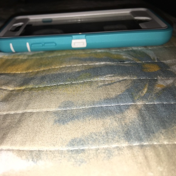 Otter box iPhone 6/6s fits 7 as well - Picture 3 of 4