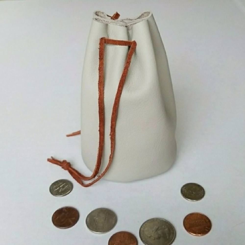 Handmade white leather coin purse