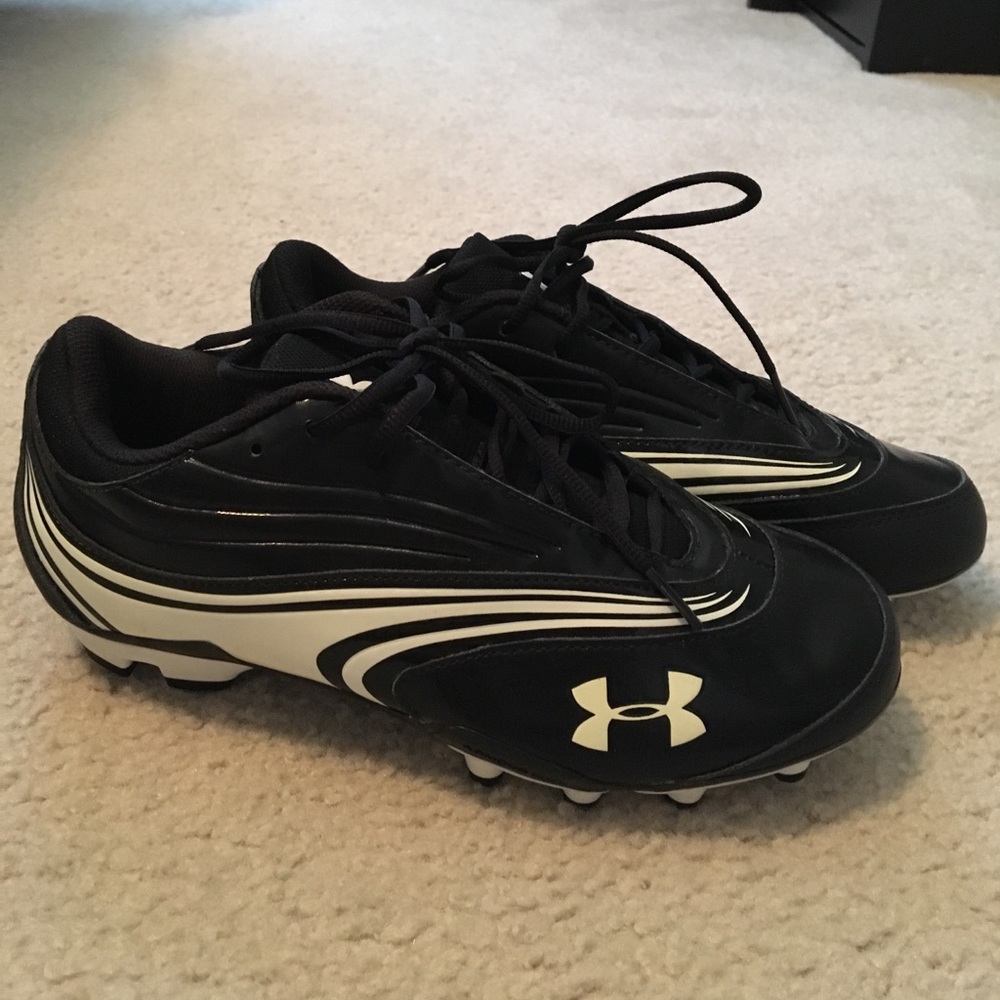 New Women's 8 Under Armour Cleats