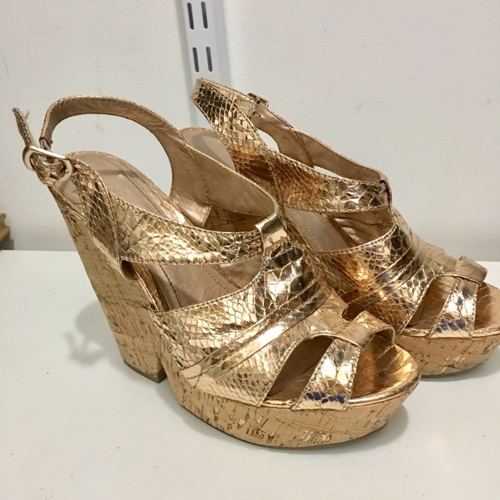 BCBG gold wedges