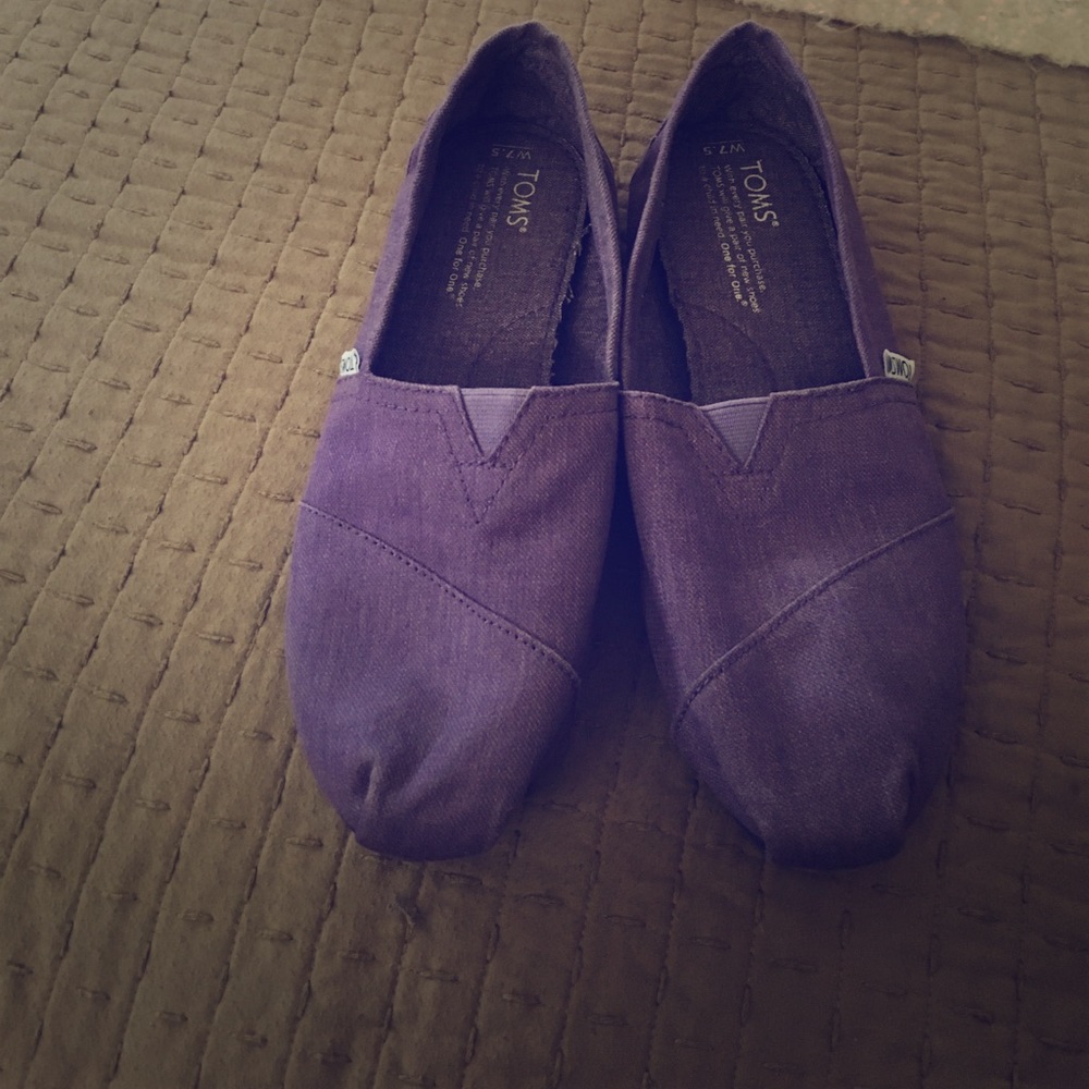 They were a gift &they’re too small for me.