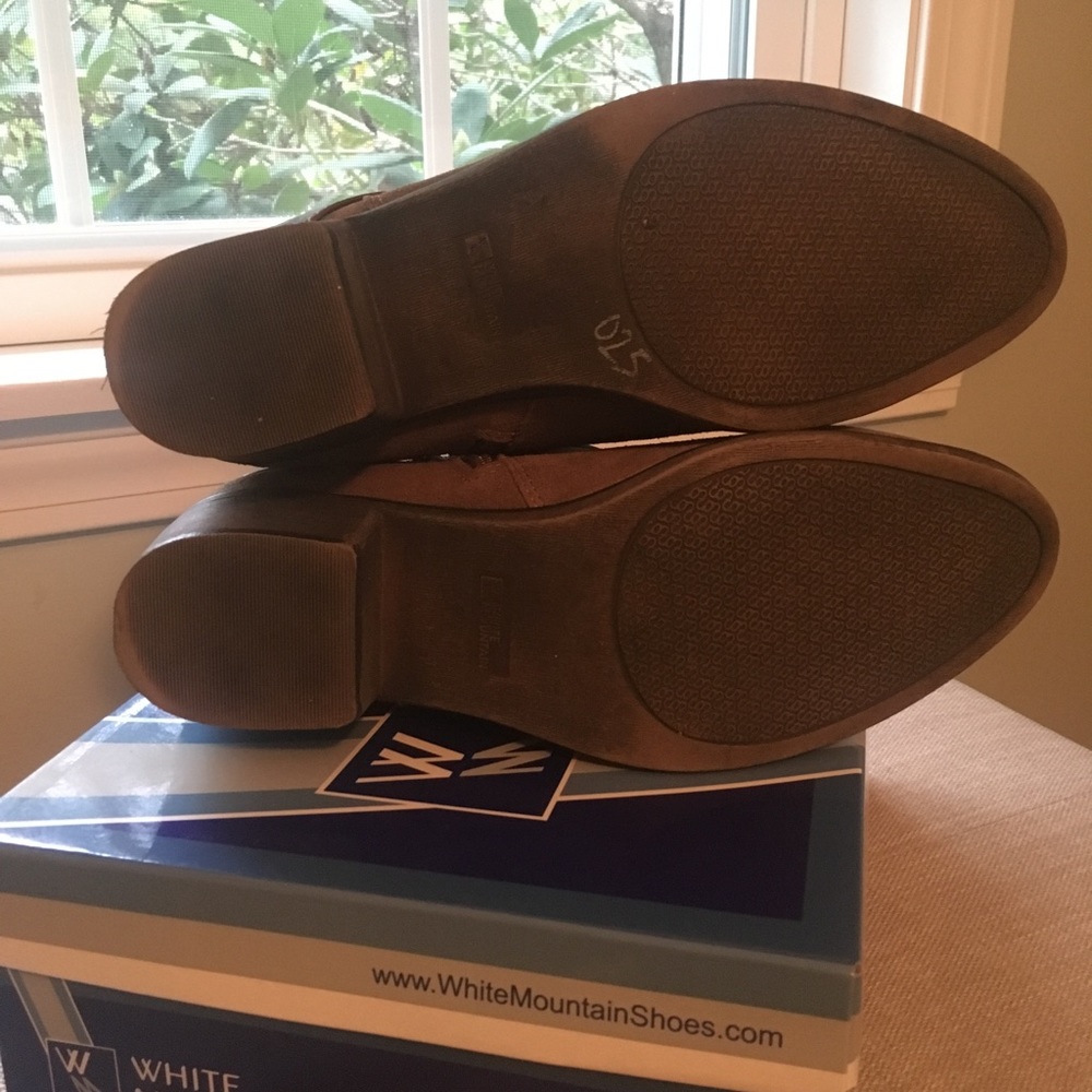 Brown booties with buckle - Picture 2 of 4