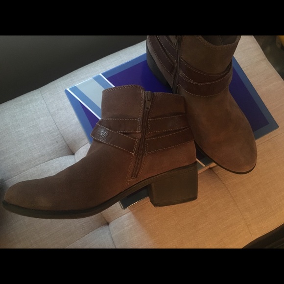 Brown booties with buckle - Picture 3 of 4
