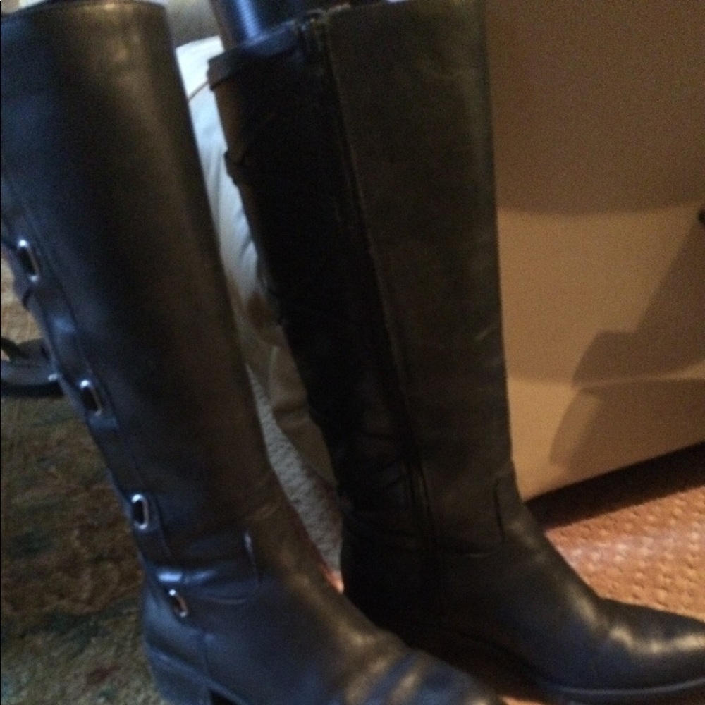 Women's classy knee high leather boots