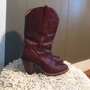 In great shape vintage FRYE Boots!