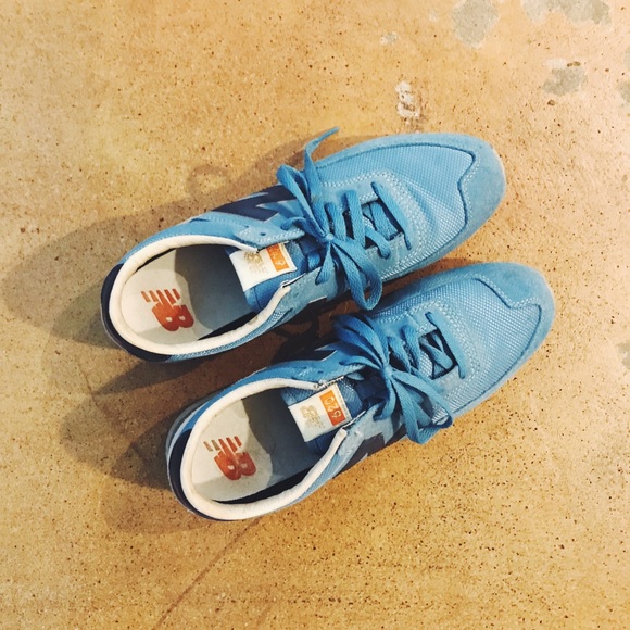 Athleisure New Balance 620s Size 8.5 - Picture 2 of 3