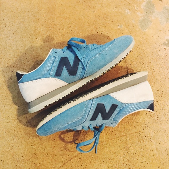 Athleisure New Balance 620s Size 8.5 - Picture 3 of 3