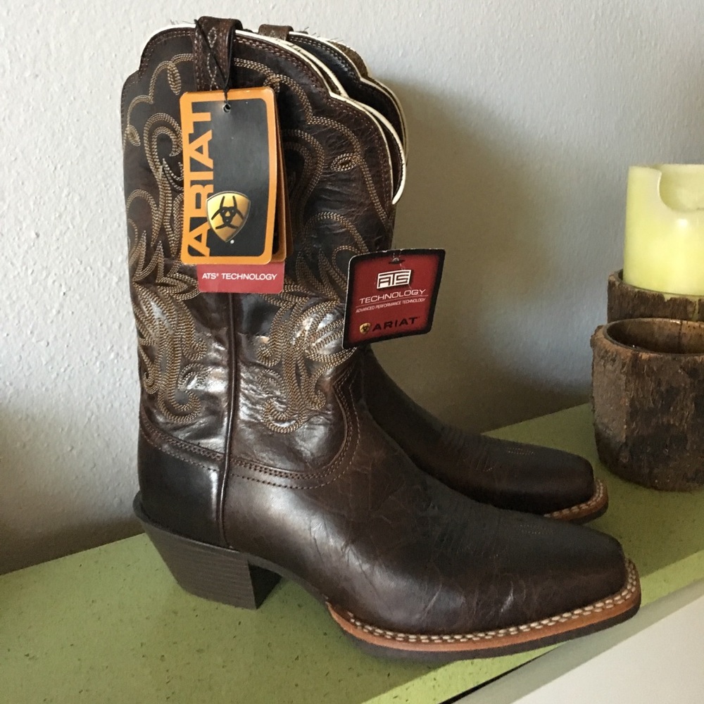 ARIAT cowboy boots