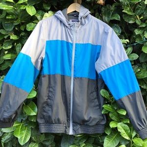 Lightweight windbreaker jacket