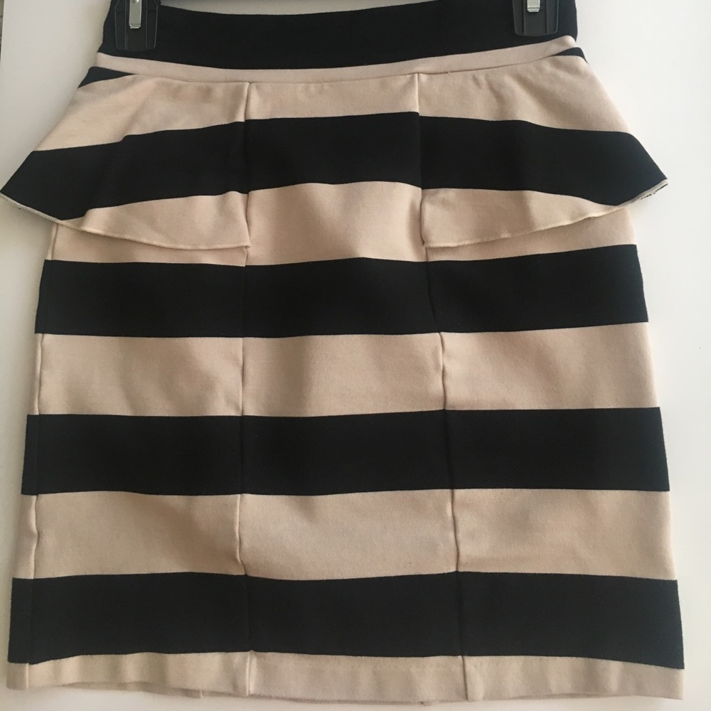 Cream/taupe and black wide striped mini skirt.