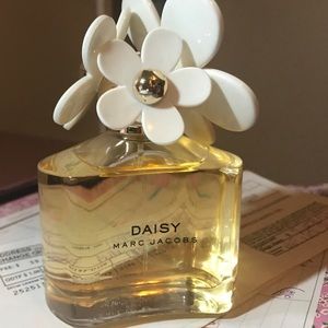 Marc Jacobs Daisy perfume FREE LOTION TOO