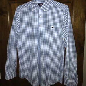 Vineyard Vines button down shirt men’s -medium