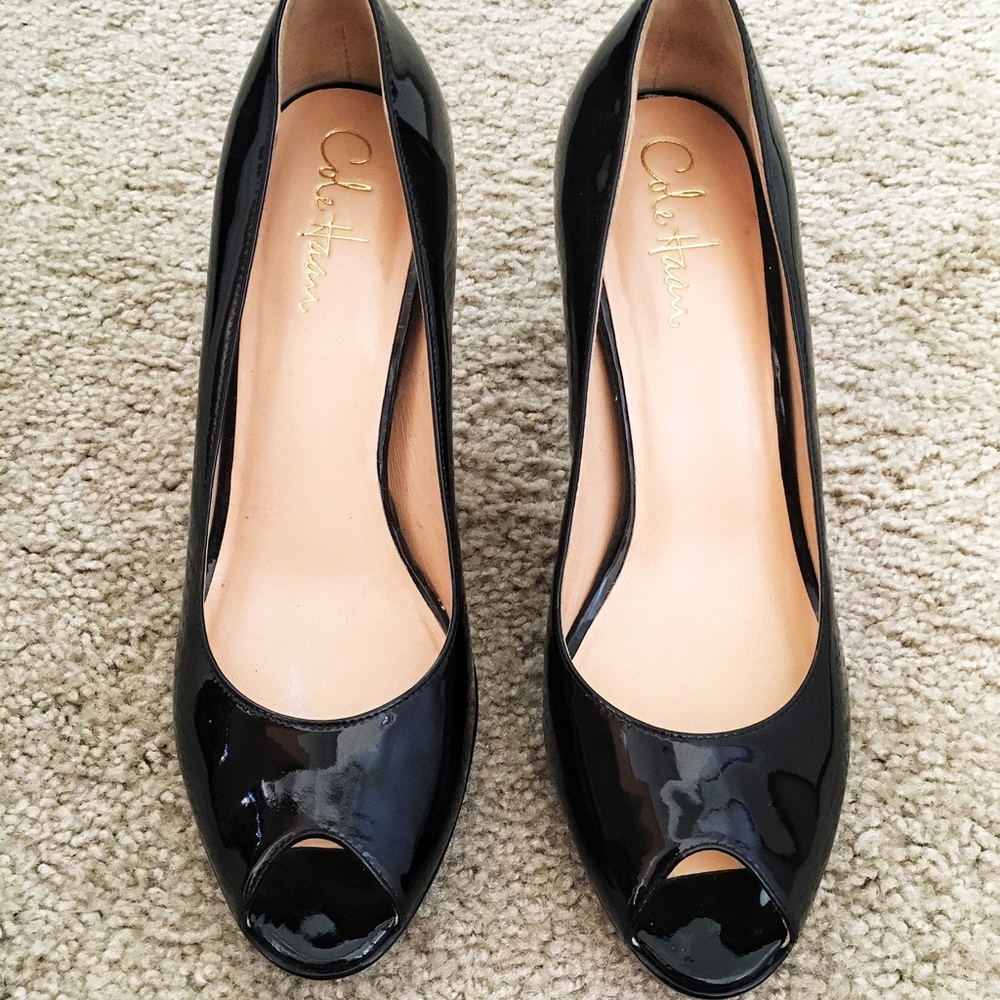 🚨SOLD🚨 Cole Hann peep-toe patent leather