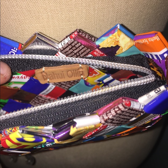 NWOT zipper clutch made out of wrappers - Picture 4 of 4