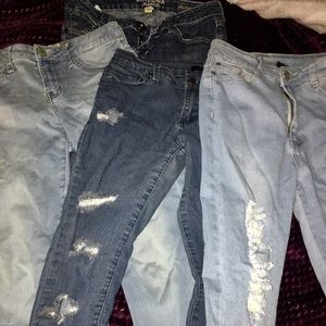 4 pairs of jeans