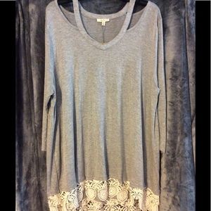Beautiful NWT 1X long sleeve shirt