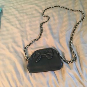 Black/gold cross body