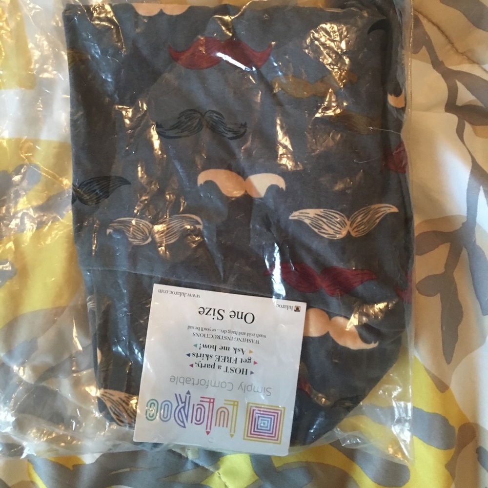 LulaRoe Bnwt os grey mustaches.